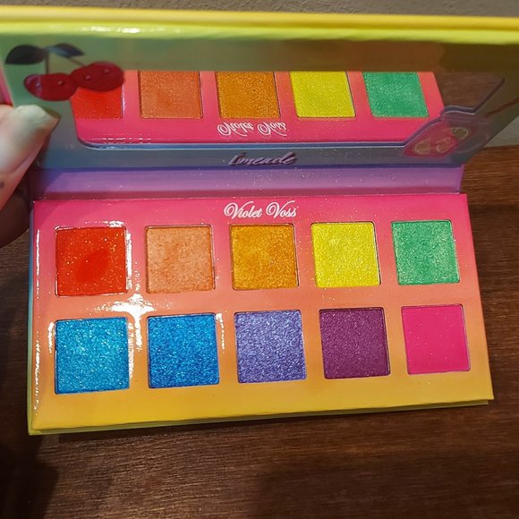 Violet Voss Sparkling Cherry Limeade Mini Pressed Pigment Palette - Picture 2 of 3